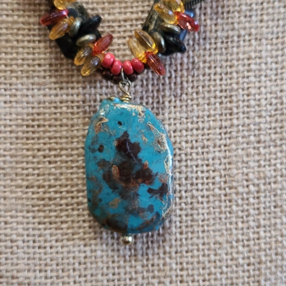 Beautiful Turquoise Stone Necklace - Picture 4 of 7